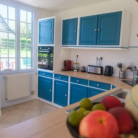 Prázdninový dům Avec Piscine, Jardin Bonneville-la-Louvet