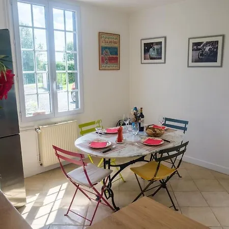 Avec Piscine, Jardin Holiday home *