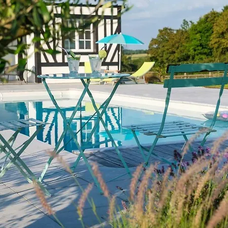 Prázdninový dům Avec Piscine, Jardin Bonneville-la-Louvet