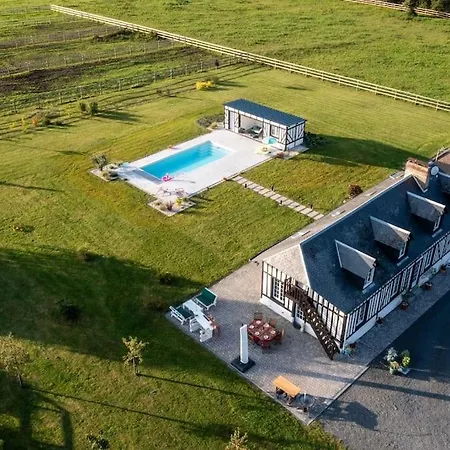 Prázdninový dům Avec Piscine, Jardin Bonneville-la-Louvet
