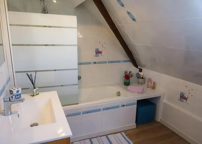 Avec Piscine, Jardin *