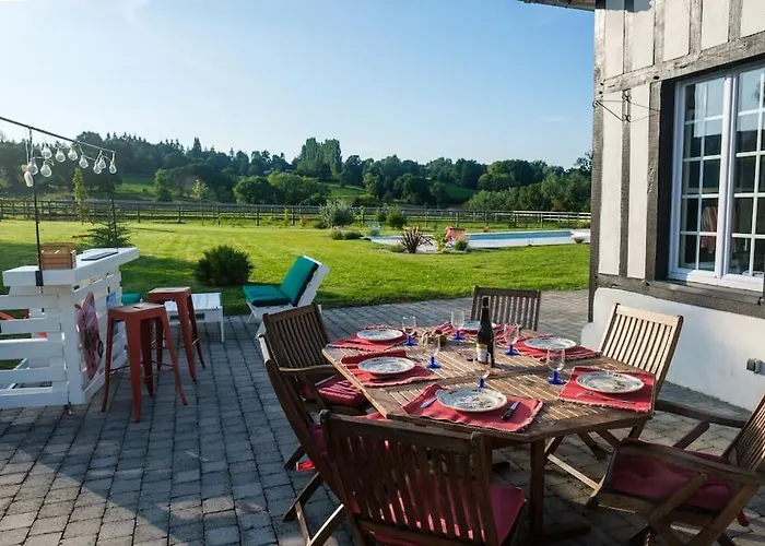 Avec Piscine, Jardin Holiday home *