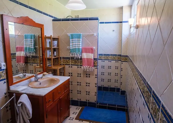 Avec Piscine, Jardin Holiday home *